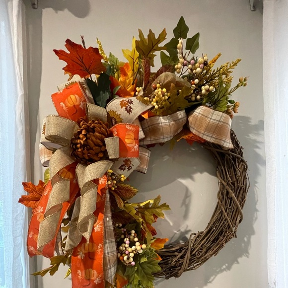 Handmade Grapevine Wreath - Fall wreath - Picture 6 of 13